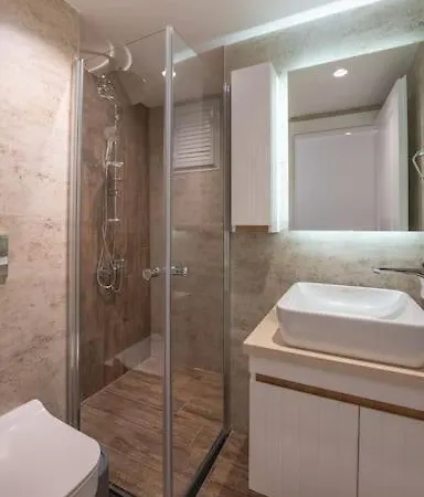 Merkezde Jakuzili Daire - Ocekhomes Meva アパート
